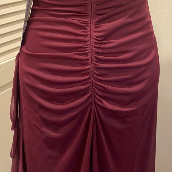 BETSY & ADAM EMBELLISHED GOWN - Picture 6 of 12